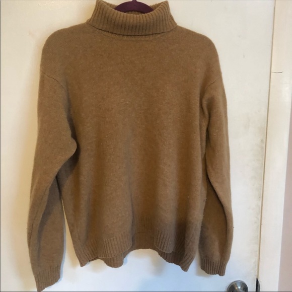J. Crew Sweaters - J CREW LAMB’S WOOL TURTLENECK